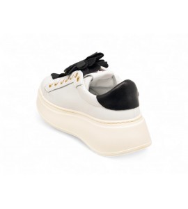 GIO + SNEAKERS CON FIORE