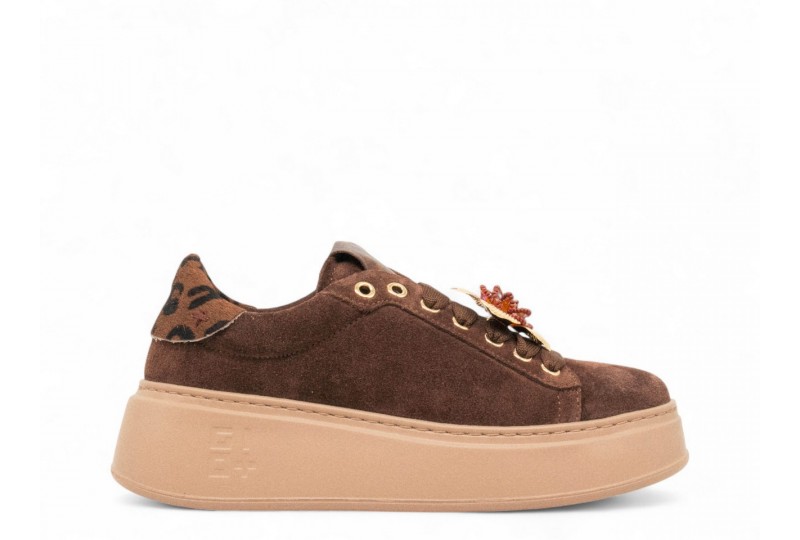 GIO + SNEAKERS ACCESSORIO...