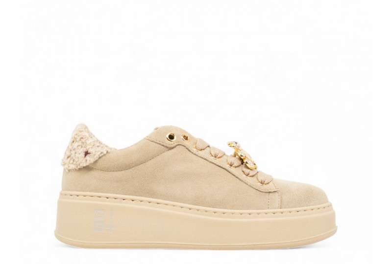 GIO + SNEAKERS ACCESSORIO...