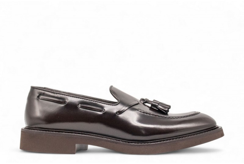 DOUCAL'S Mocassino con nappine
