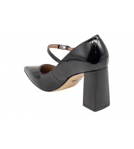 GUESS Scarpe court Barrial in vernice FLPRR2PAF08