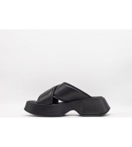 VIC MATIE' Sandals travel black
