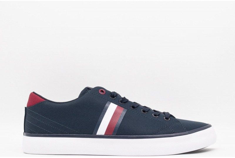 TOMMY HILFIGER SNEAKERS...