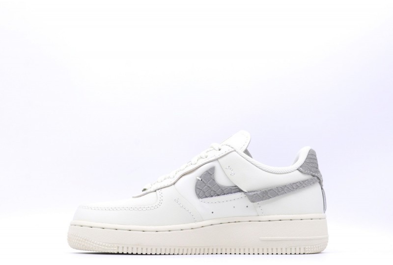 Nike WMNS Air Force 1 LXX Uomo, Sea Glass Light Army | Graffitishop