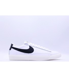 NIKE Scarpe Blazer Low