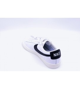 NIKE Scarpe Blazer Low