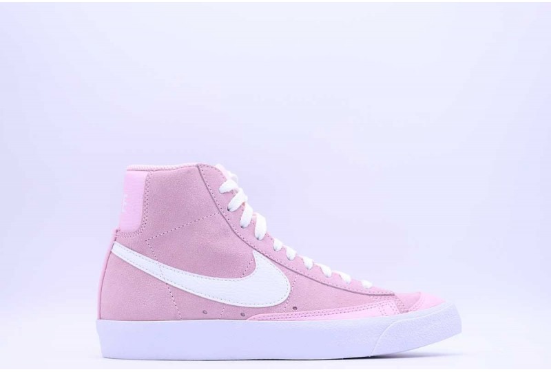 NIKE BLAZER MID VNTG '77...