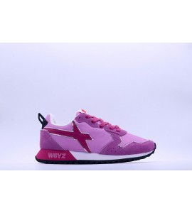 WIZZ Sneakers donna. La sneaker non è solo un accessorio ma un vero e proprio strumento di espressione, per distinguersi attrave