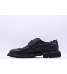 MIGLIORE Stringata in pelle di colore nero