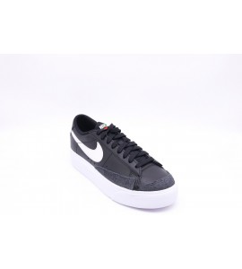 NIKE Blazer Low Platform