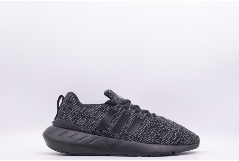 ADIDAS SWIFT RUN 22