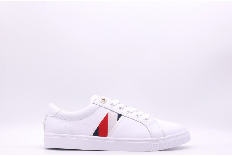 TOMMY HILFIGER SNEAKERS...