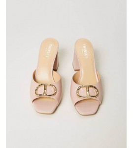 TWINSET Sandali mules in pelle con Oval T