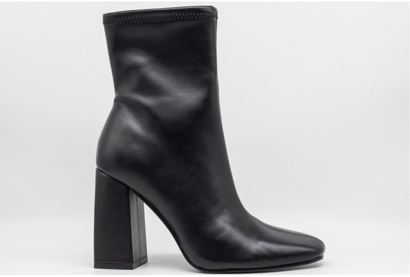 STEVE MADDEN TRAVERSE NERO...