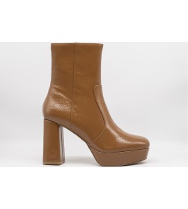 STEVE MADDEN ARTISTIC COGNAC VERNICE