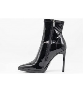 STEVE MADDEN KAYLANI NERO VERNICE