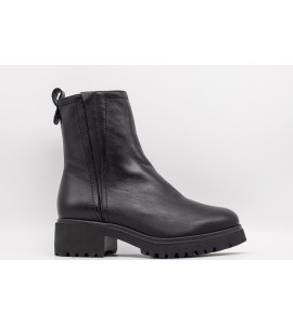 DONNA SOFT Stivaletti Beatles in pelle nera