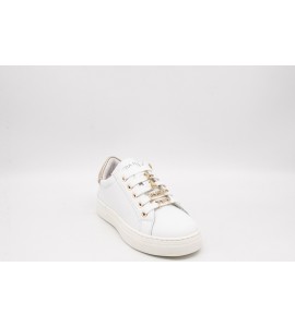 PATRIZIA PEPE Sneakers con dettaglio passalacci