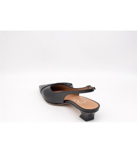 OVYE' Slingback in pelle