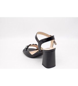 NERO GIARDINI Sandali donna in vernice
