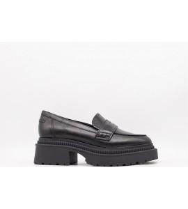 GUESS Mocassino nero con vaschetta su tono