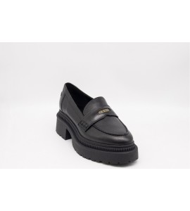 GUESS Mocassino nero con vaschetta su tono
