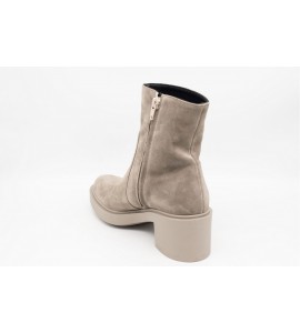 FRAU Stivaletto in pelle scamosciata con tacco