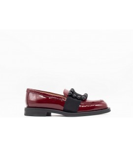 FRAU Mocassino in vernice lucida con accessorio