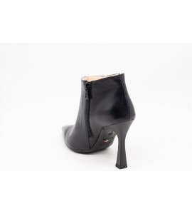 NERO GIARDINI Tronchetti donna in pelle