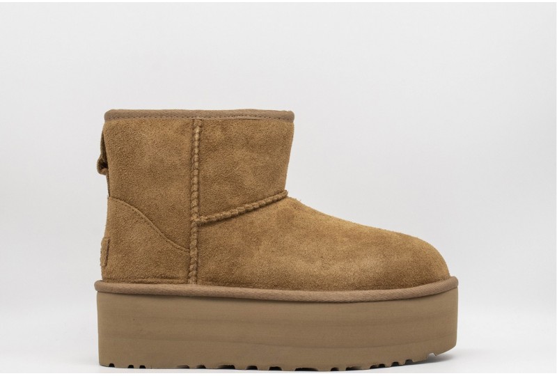 UGG Stivali Con Plateau...