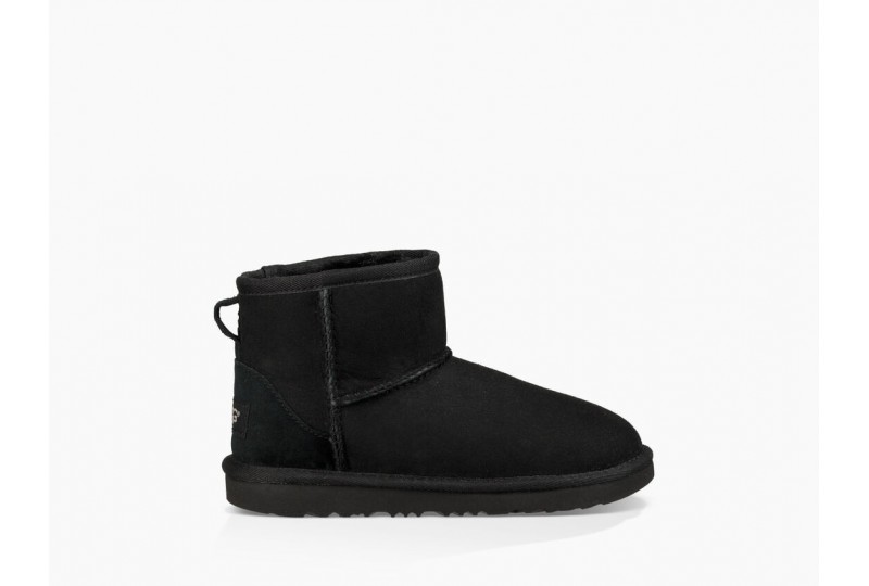 Ugg boots black classic hotsell