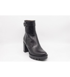 NERO GIARDINI Tronchetti donna in pelle
